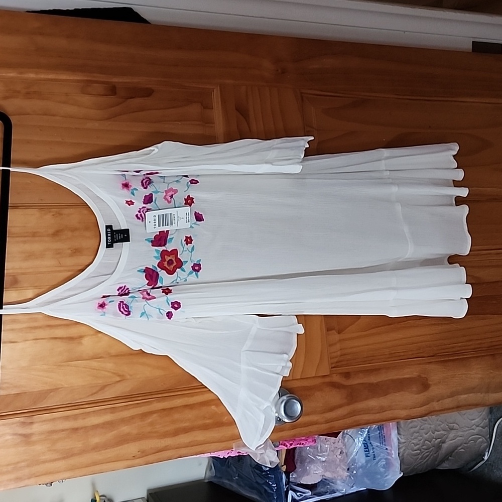 Top - Picture 2 of 3